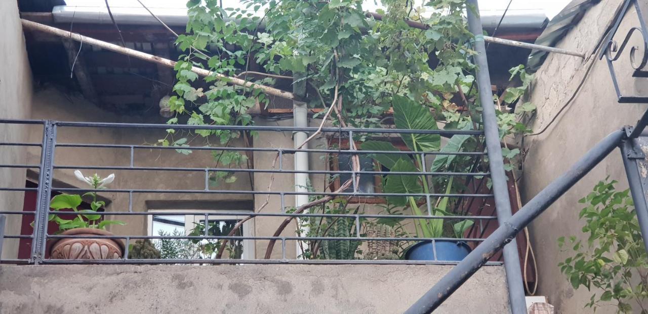2 Santeli Turn Guest House Tbilisi Exterior foto